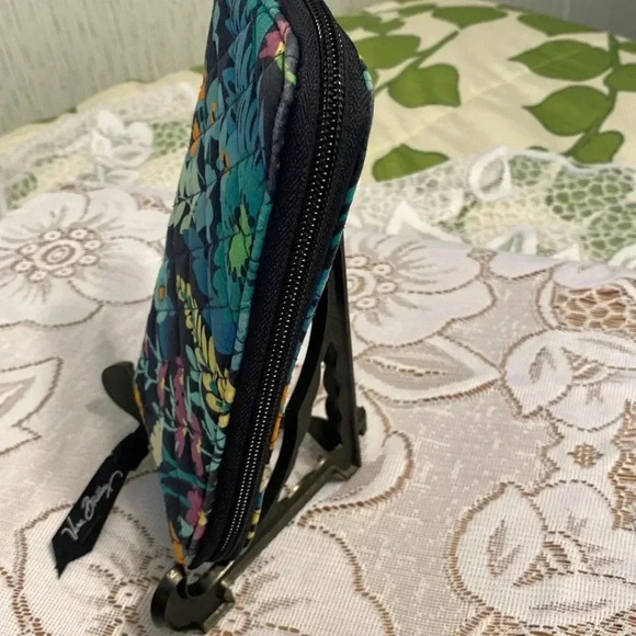 Vera Bradley Tri-Fold Navy Floral Pattern Wallet - Picture 10 of 11